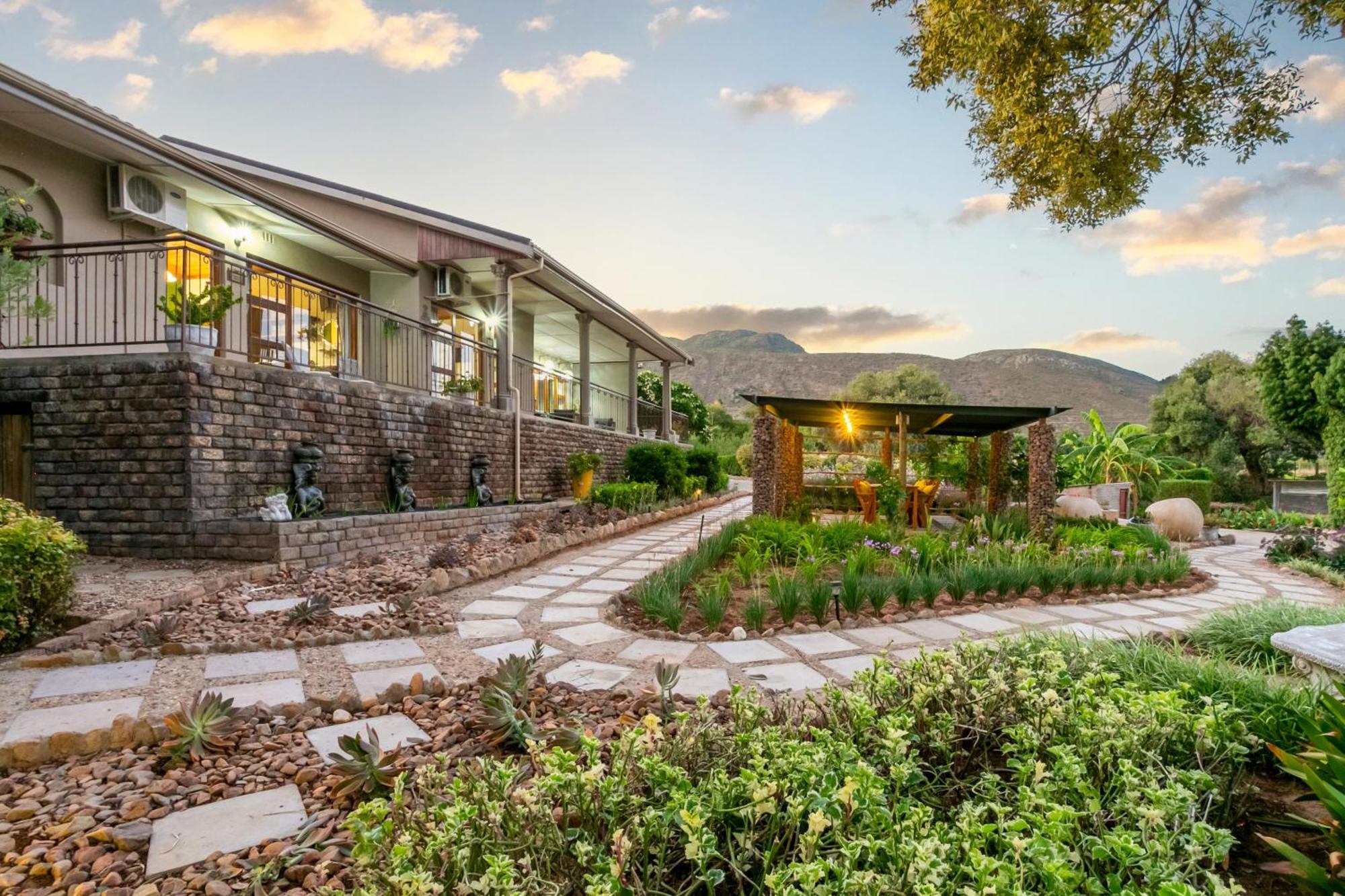 Die Fonteine Country Guesthouse And Glamping Oudtshoorn Exterior photo