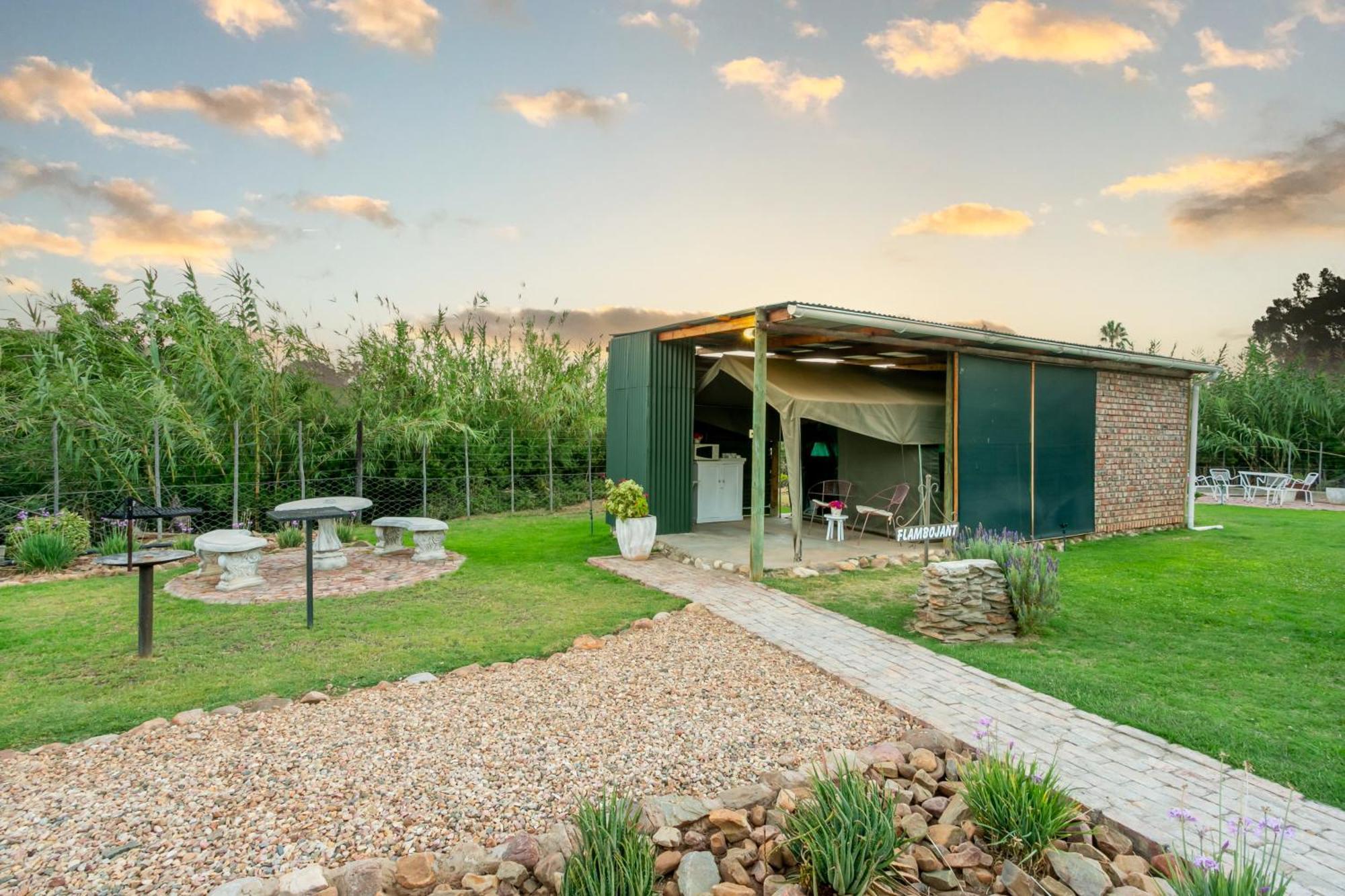 Die Fonteine Country Guesthouse And Glamping Oudtshoorn Exterior photo