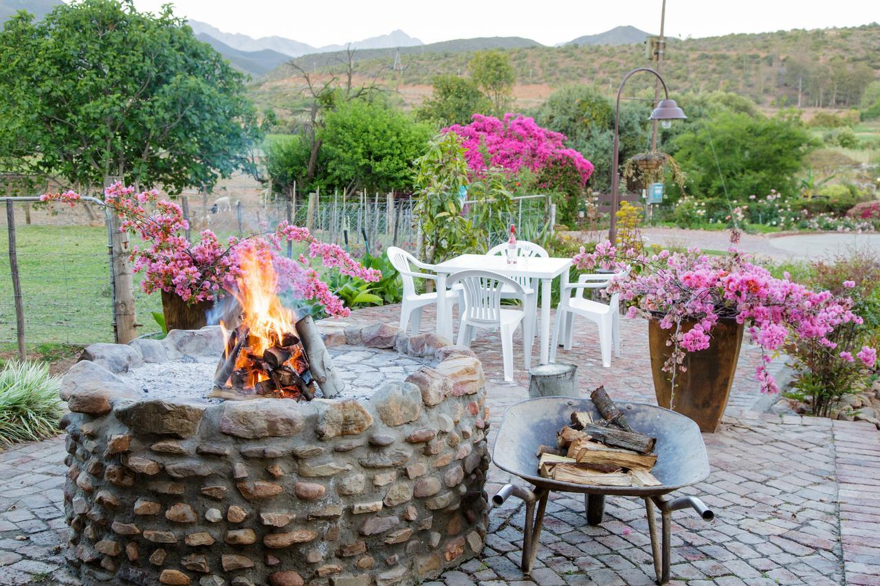 Die Fonteine Country Guesthouse And Glamping Oudtshoorn Exterior photo